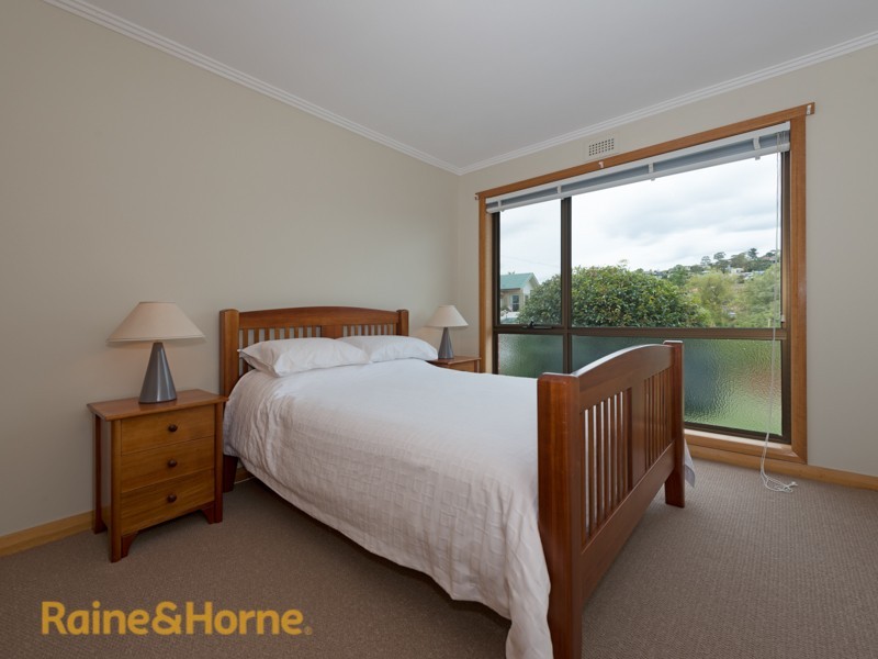 39 Wellington Road, Lindisfarne TAS 7015