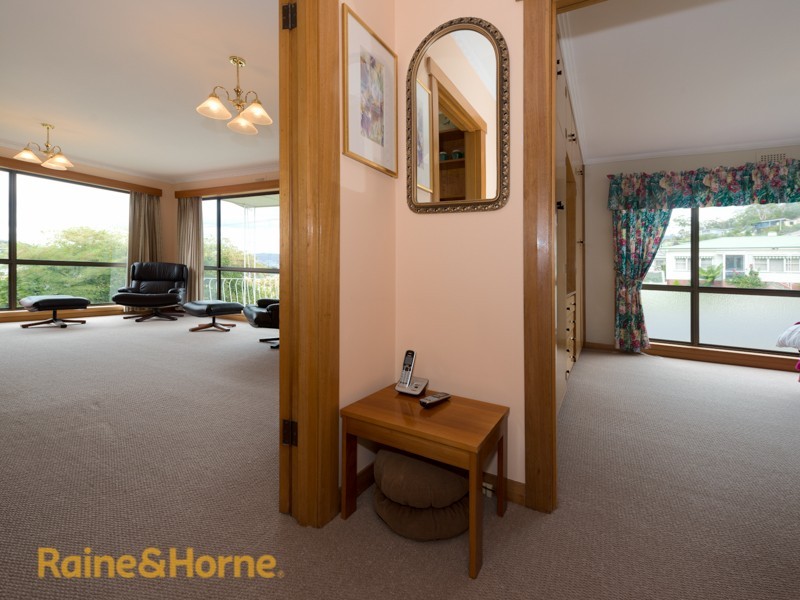 39 Wellington Road, Lindisfarne TAS 7015
