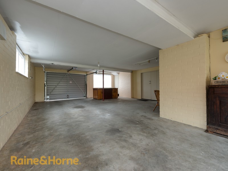 39 Wellington Road, Lindisfarne TAS 7015