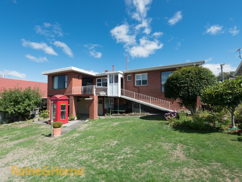 39 Wellington Road, Lindisfarne TAS 7015