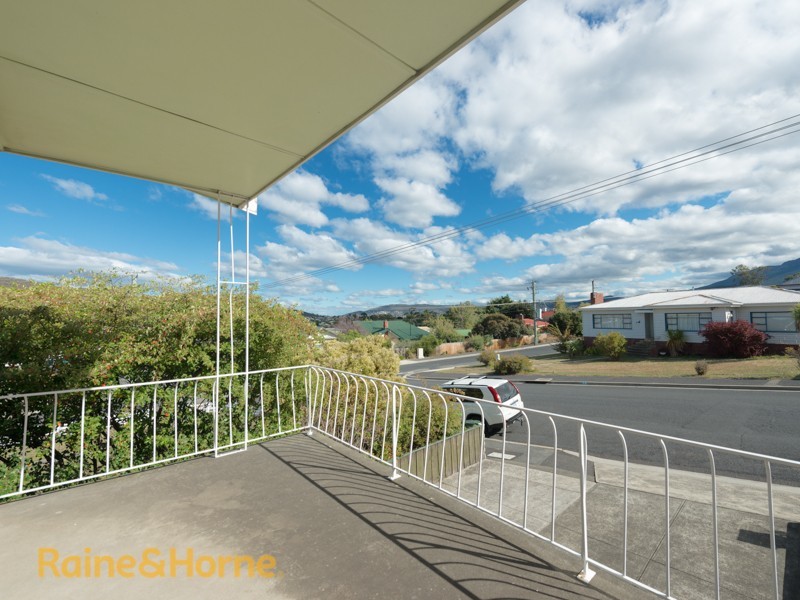 39 Wellington Road, Lindisfarne TAS 7015