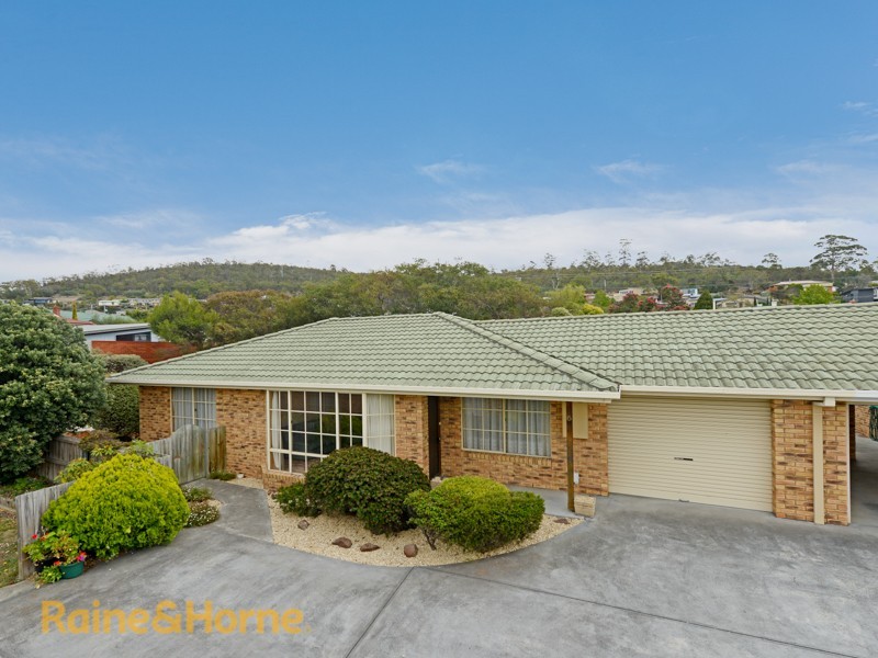 6/6 Nelumie Street, Lindisfarne TAS 7015