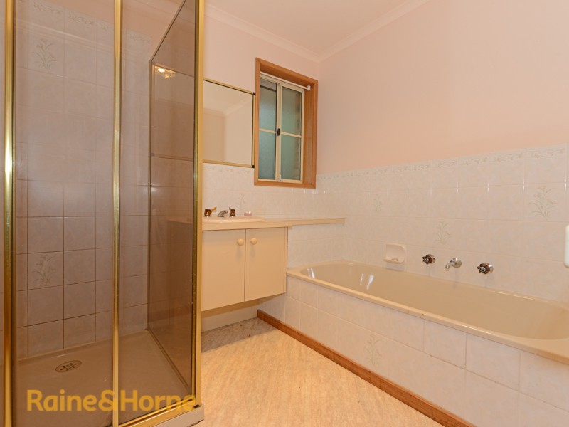 6/6 Nelumie Street, Lindisfarne TAS 7015