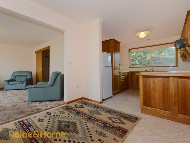 6/6 Nelumie Street, Lindisfarne TAS 7015