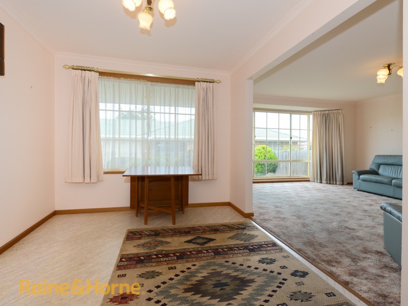 6/6 Nelumie Street, Lindisfarne TAS 7015