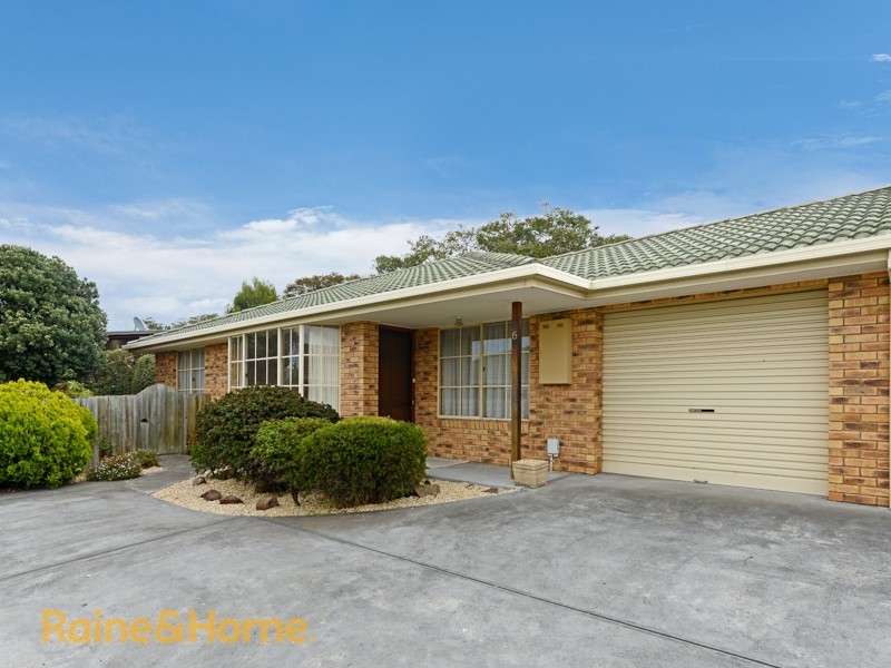6/6 Nelumie Street, Lindisfarne TAS 7015