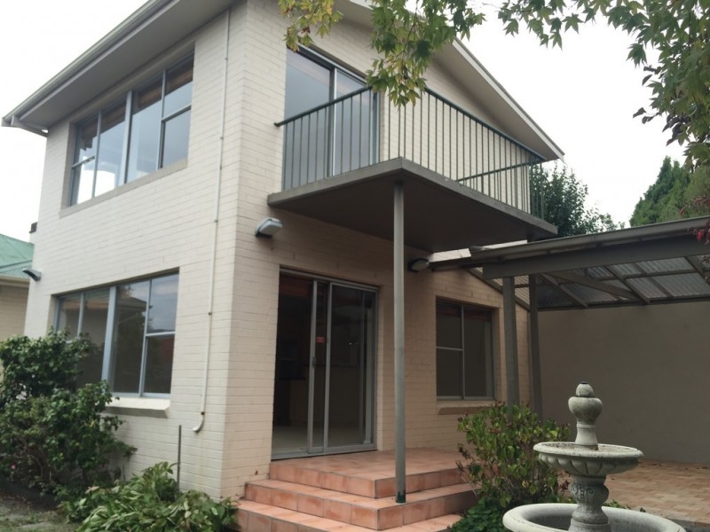 2/8 Sunnyside Road, New Town TAS 7008