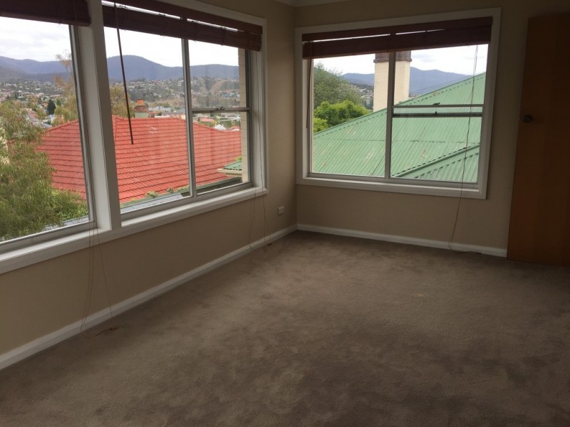 2/8 Sunnyside Road, New Town TAS 7008