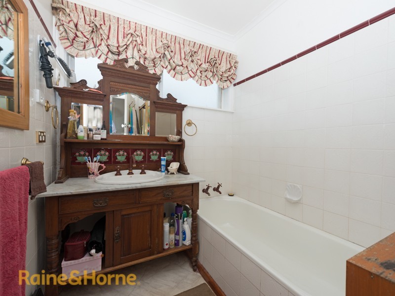 34 Cottesloe Street, Lindisfarne TAS 7015