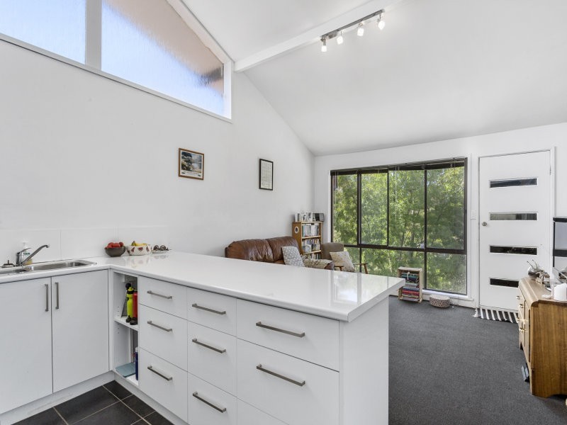 2/161 Pottery Road, Lenah Valley TAS 7008
