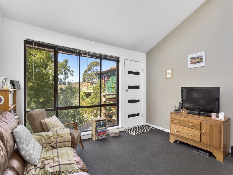2/161 Pottery Road, Lenah Valley TAS 7008