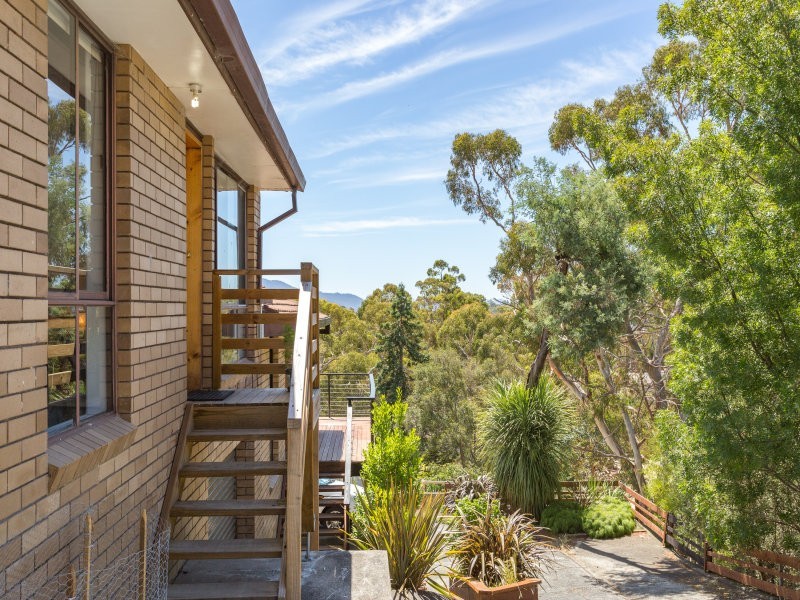2/161 Pottery Road, Lenah Valley TAS 7008