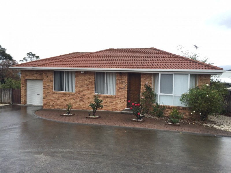 2/125 Oakdowns Parade, Oakdowns TAS 7019