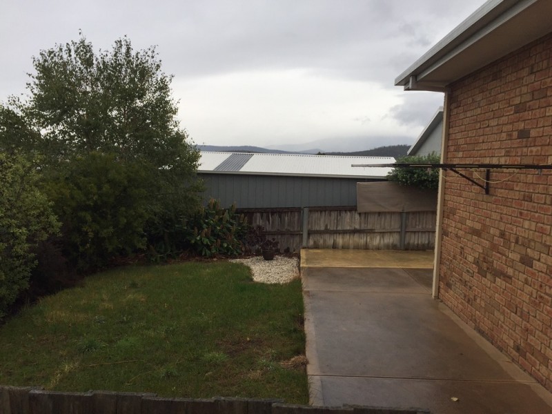 2/125 Oakdowns Parade, Oakdowns TAS 7019