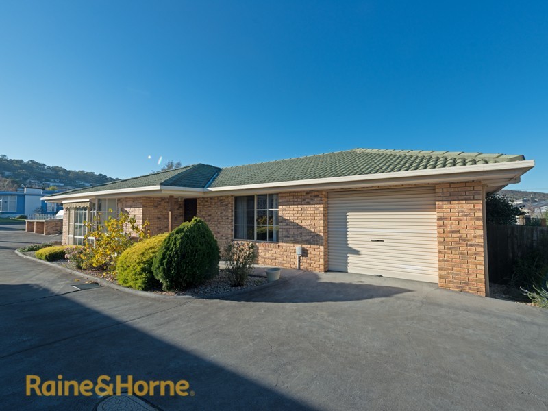1-6 Nelumie Street, Lindisfarne TAS 7015
