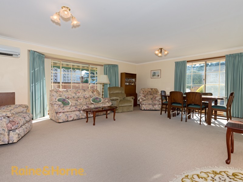 1-6 Nelumie Street, Lindisfarne TAS 7015