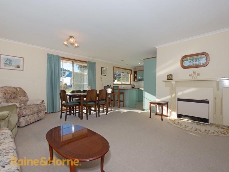 1-6 Nelumie Street, Lindisfarne TAS 7015