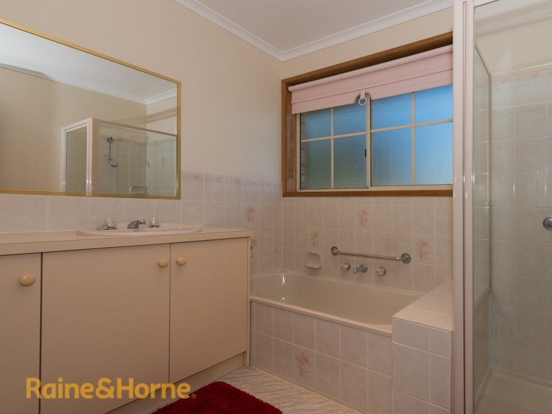 1-6 Nelumie Street, Lindisfarne TAS 7015