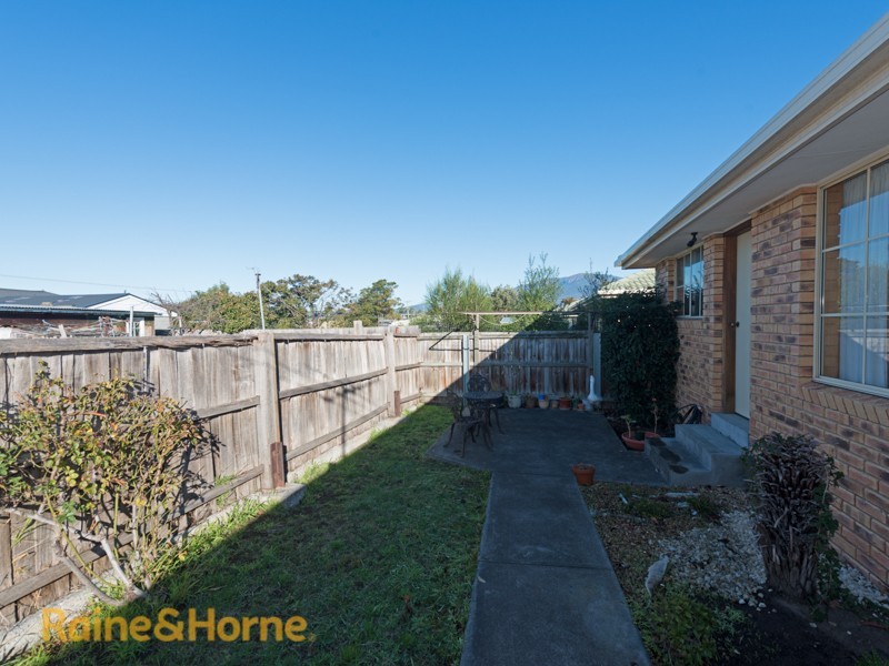 1-6 Nelumie Street, Lindisfarne TAS 7015