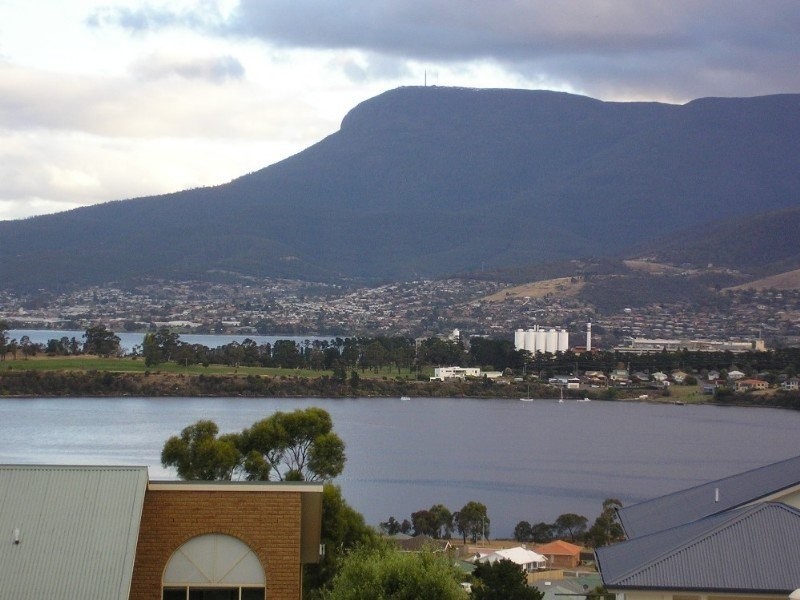 8 Peta Crt, Old Beach TAS 7017