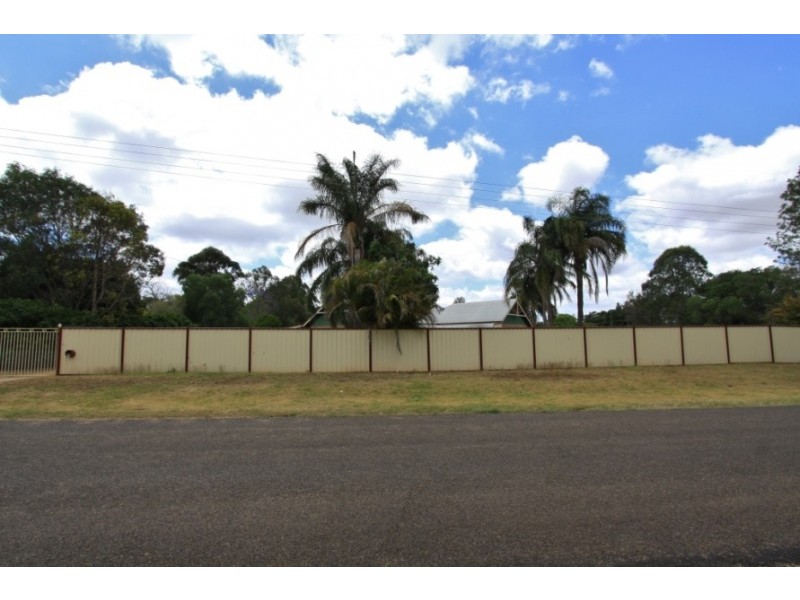 20 Grant Avenue, Kingaroy QLD 4610