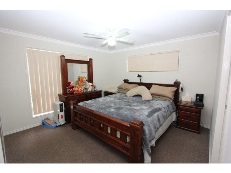 16 Poinciana Ave, Kingaroy QLD 4610