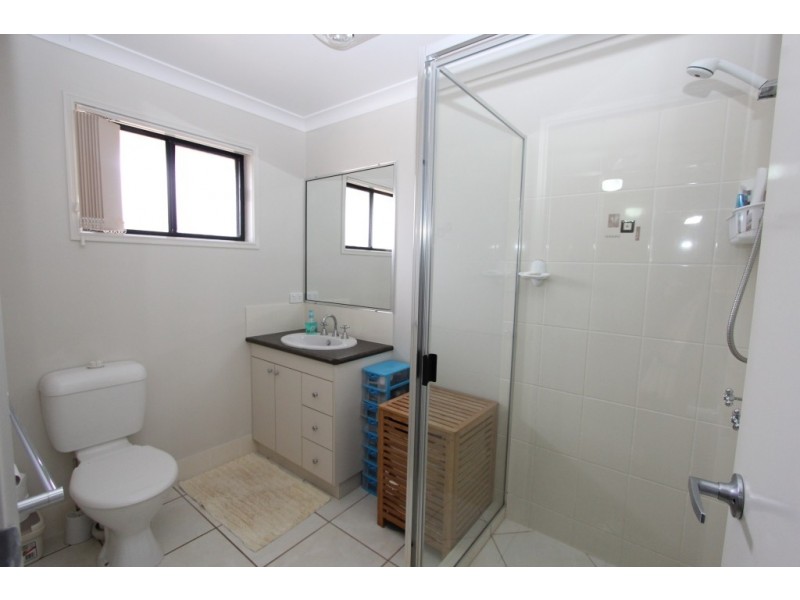 16 Poinciana Ave, Kingaroy QLD 4610