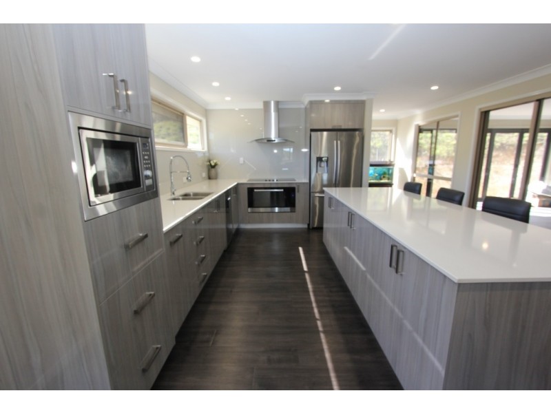 39 South Kerton Rd, Nanango QLD 4615