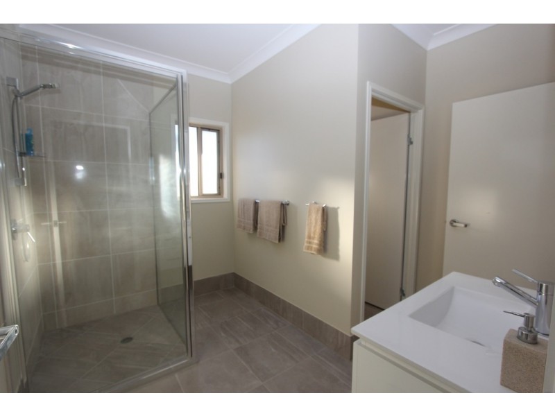 39 South Kerton Rd, Nanango QLD 4615