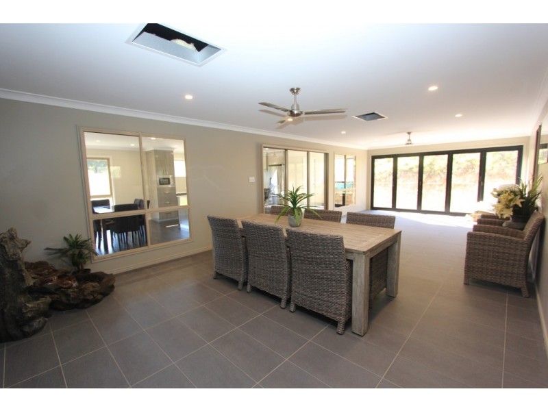 39 South Kerton Rd, Nanango QLD 4615