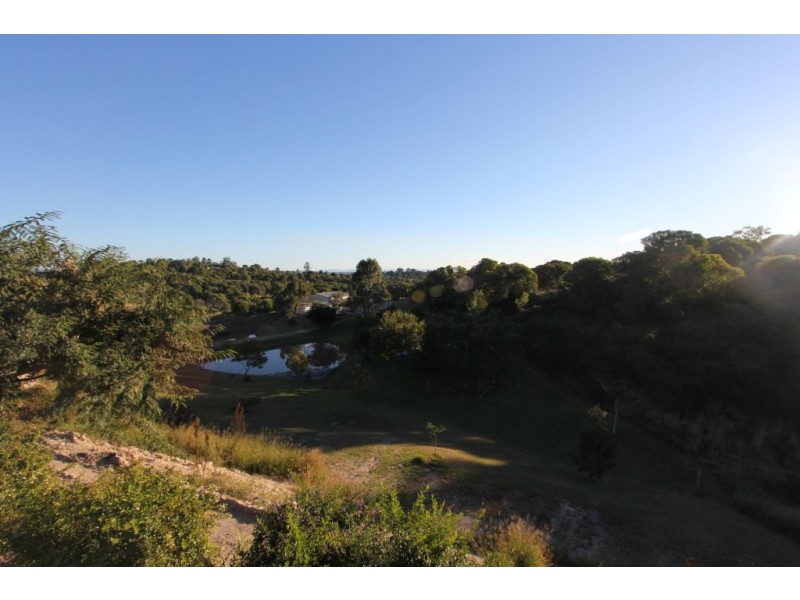 39 South Kerton Rd, Nanango QLD 4615