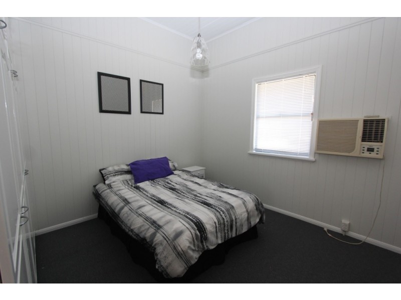 102 Haly St, Kingaroy QLD 4610