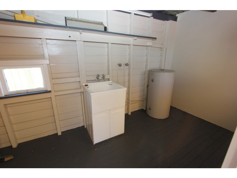 102 Haly St, Kingaroy QLD 4610