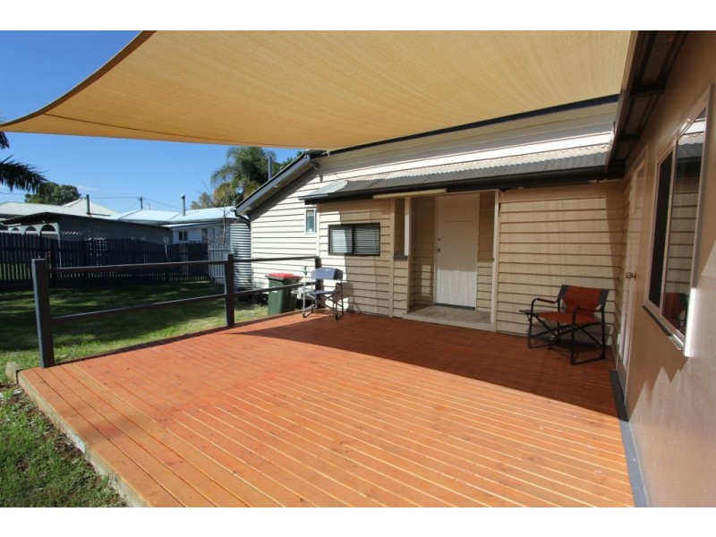 102 Haly St, Kingaroy QLD 4610