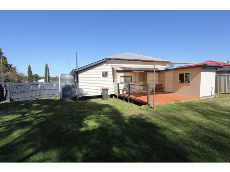 102 Haly St, Kingaroy QLD 4610