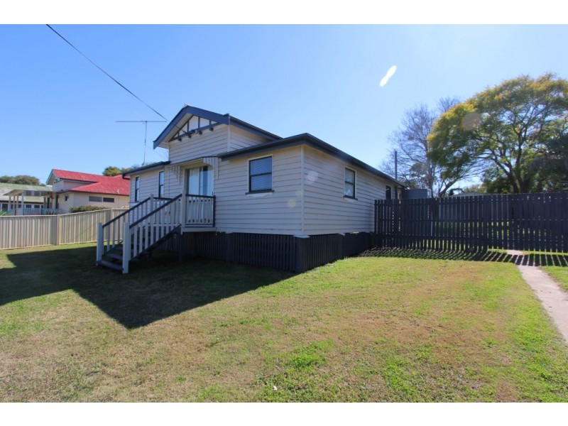 102 Haly St, Kingaroy QLD 4610