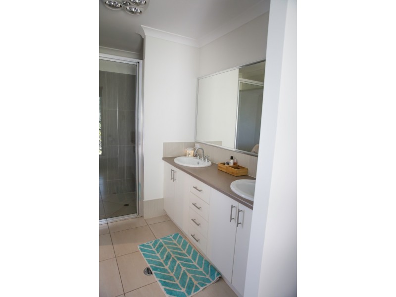 27 Bridgeman Parade, Kingaroy QLD 4610