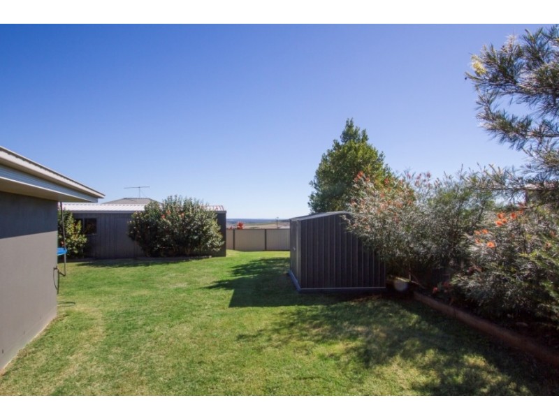 27 Bridgeman Parade, Kingaroy QLD 4610