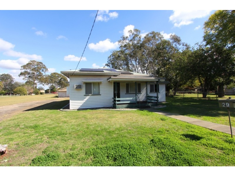 29 Hodge St, Kingaroy QLD 4610