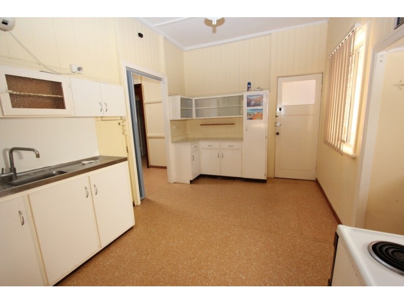 29 Hodge St, Kingaroy QLD 4610