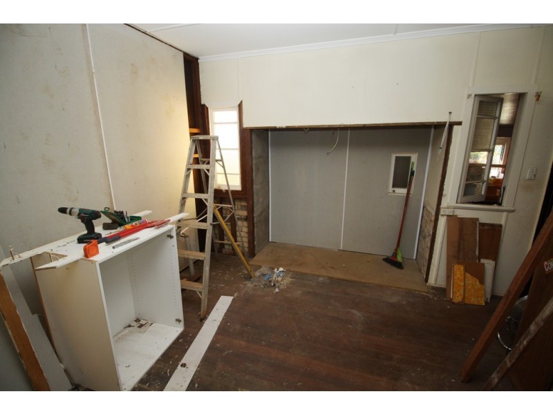 4 TOOMEY STREET, Kingaroy QLD 4610