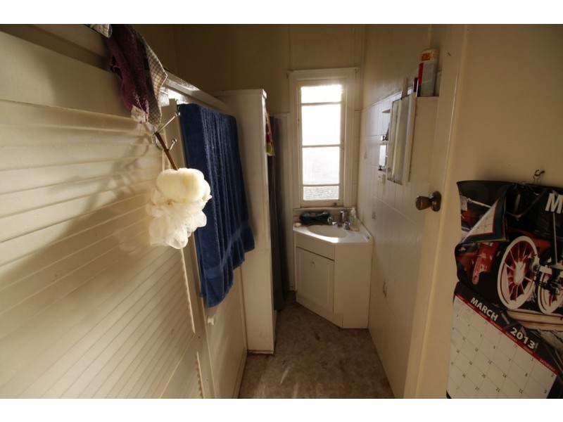 4 TOOMEY STREET, Kingaroy QLD 4610