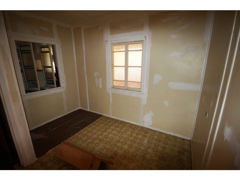 4 TOOMEY STREET, Kingaroy QLD 4610