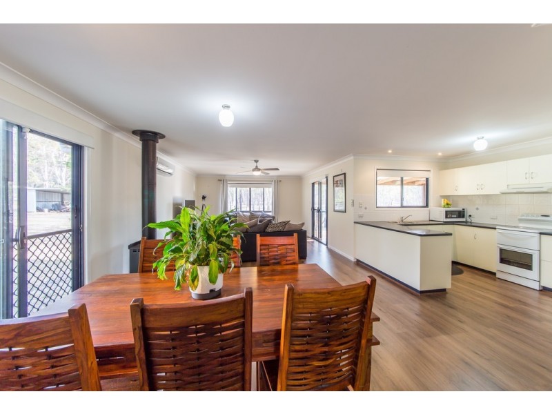 33 Farr Ct, Wattle Camp QLD 4615