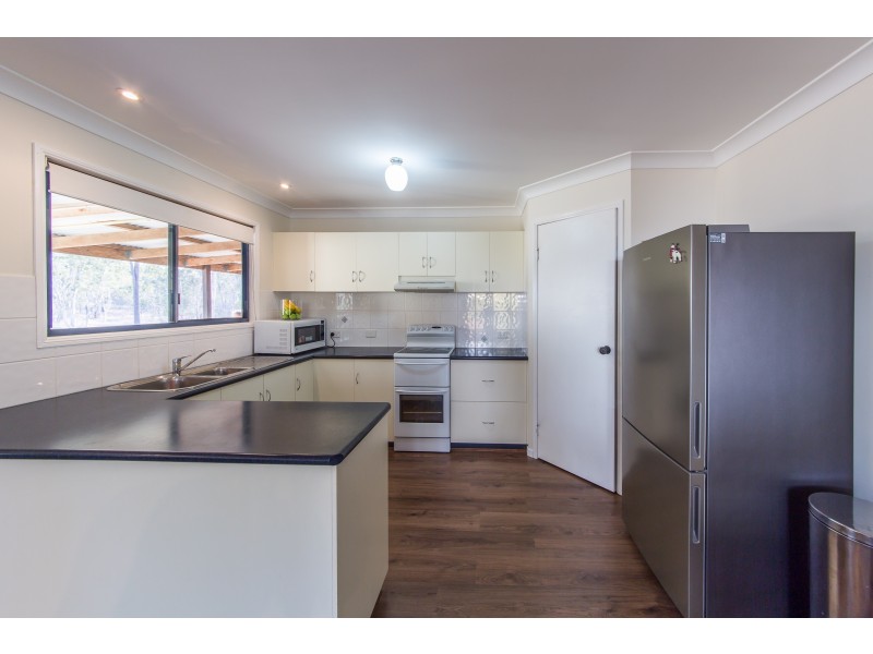 33 Farr Ct, Wattle Camp QLD 4615
