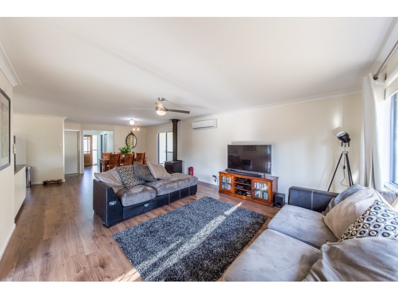 33 Farr Ct, Wattle Camp QLD 4615