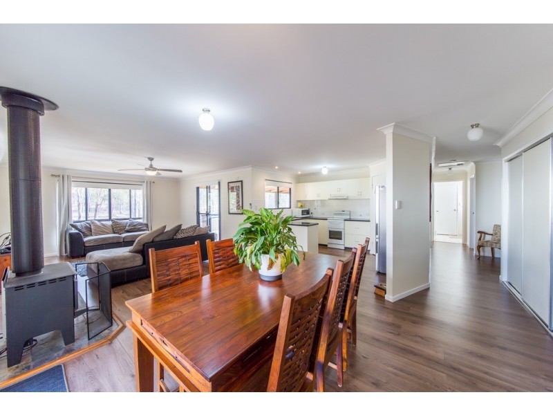 33 Farr Ct, Wattle Camp QLD 4615