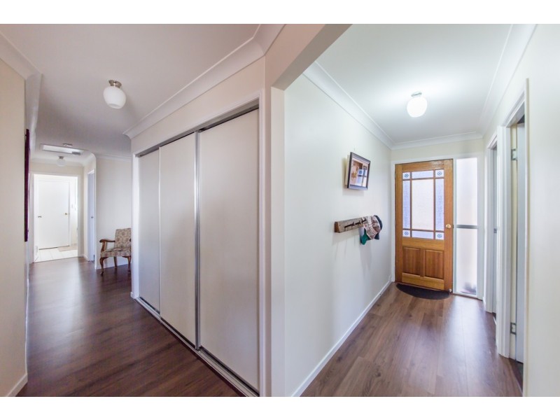 33 Farr Ct, Wattle Camp QLD 4615