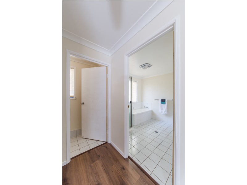 33 Farr Ct, Wattle Camp QLD 4615