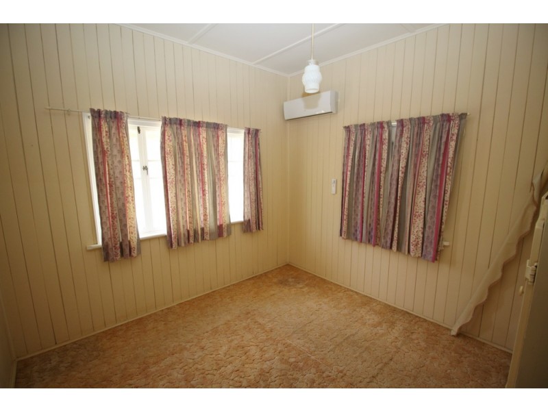 52 KNIGHT STREET, Kingaroy QLD 4610